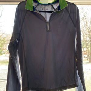 Men’s Hollister Top